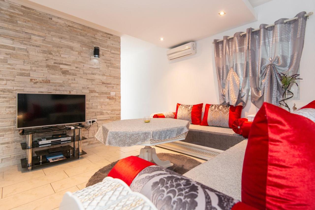 Sea star Apartment Tivat Exterior foto