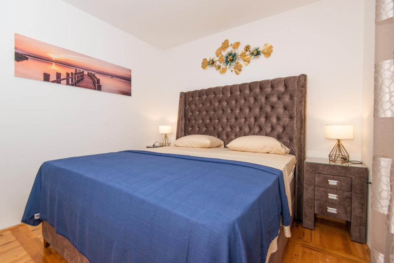 Sea star Apartment Tivat Exterior foto