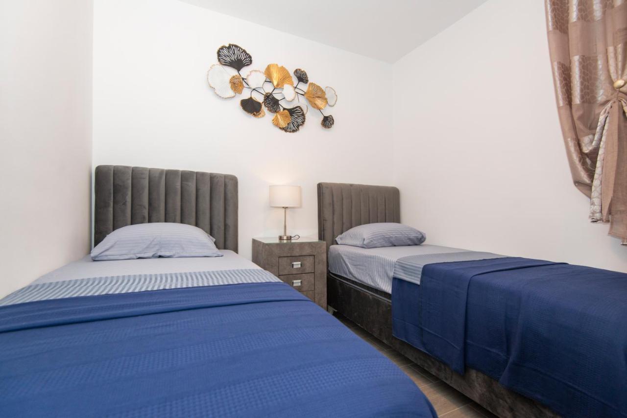 Sea star Apartment Tivat Exterior foto